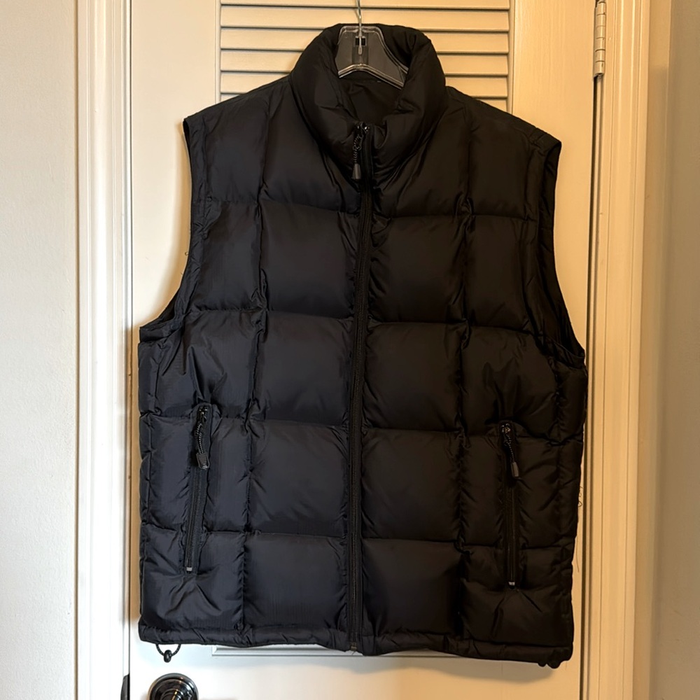 GAP Reversible Warm Men’s Puffer Black Vest with Carrier (L)